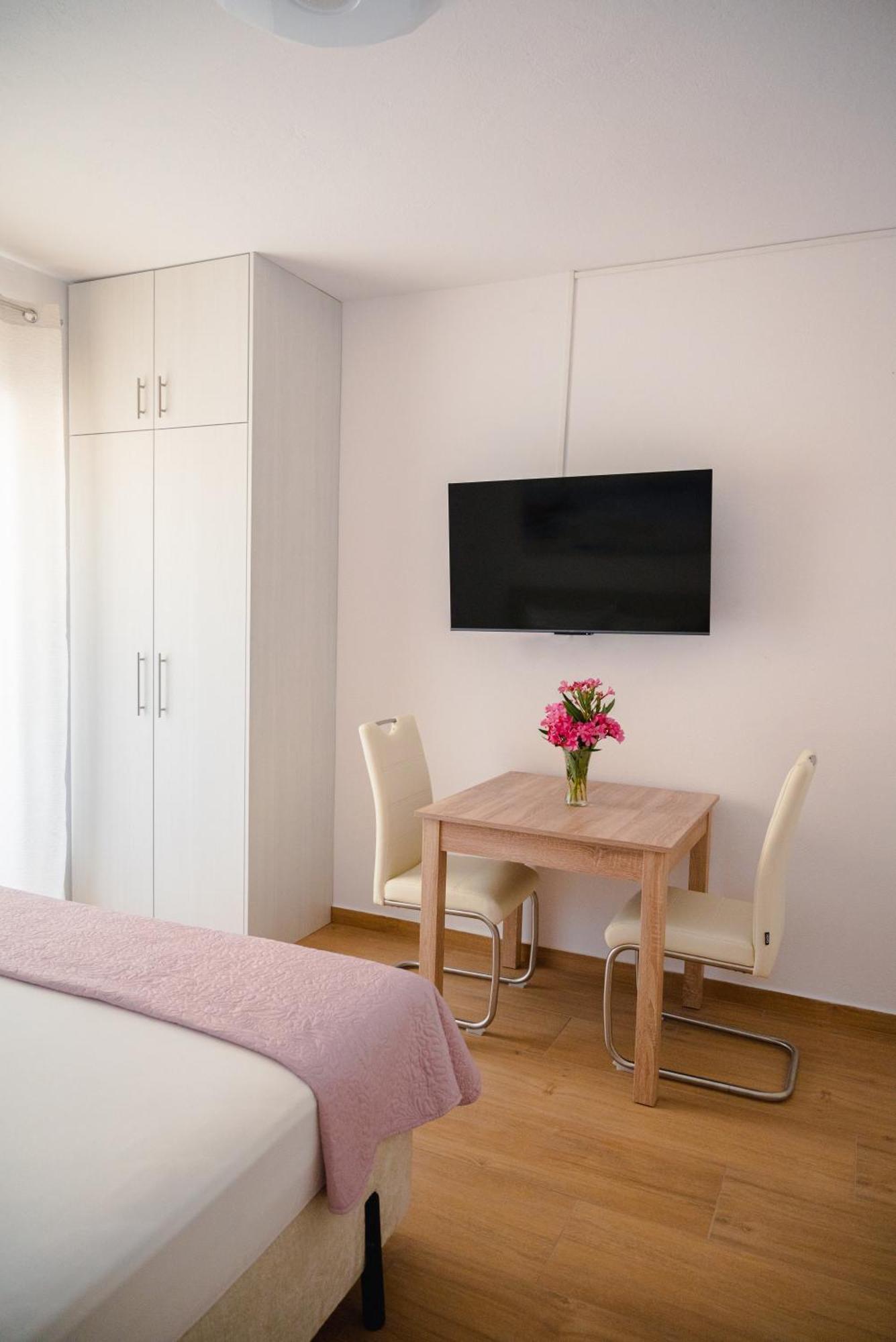 Natalija 4 Stars Apartment Mrljane