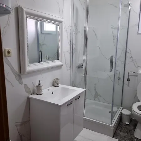 Apartmani Natalija 4 Stars Mrljane Exteriér fotografie