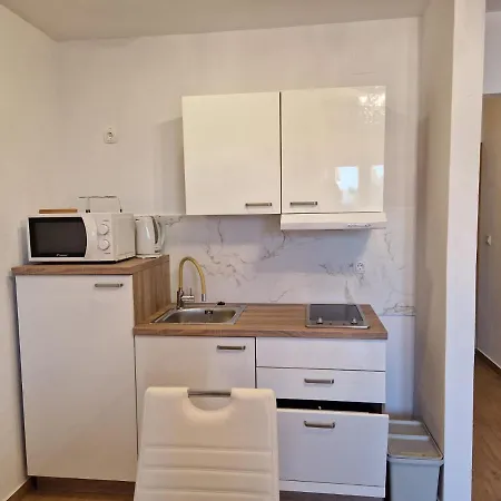 Apartmani Natalija 4 Stars Mrljane Exteriér fotografie