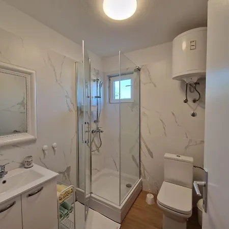 Apartmani Natalija 4 Stars Mrljane Exteriér fotografie