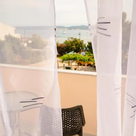 Apartmani Natalija 4 Stars Mrljane Exteriér fotografie