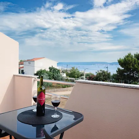 Apartmani Natalija 4 Stars Mrljane Exteriér fotografie