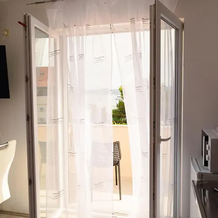 Apartmani Natalija 4 Stars Mrljane Exteriér fotografie