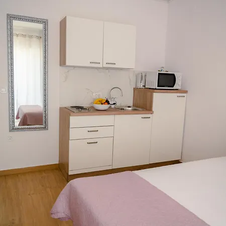 Apartmani Natalija 4 Stars Mrljane Exteriér fotografie