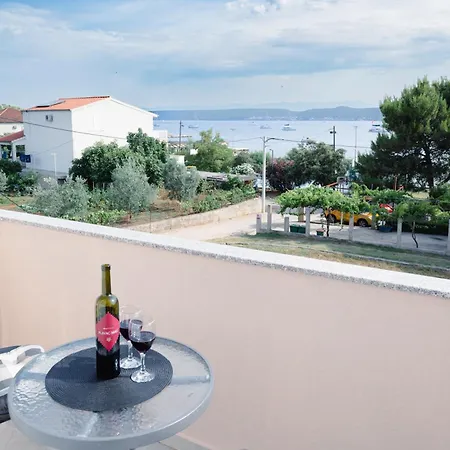 Apartmani Natalija 4 Stars Mrljane Exteriér fotografie