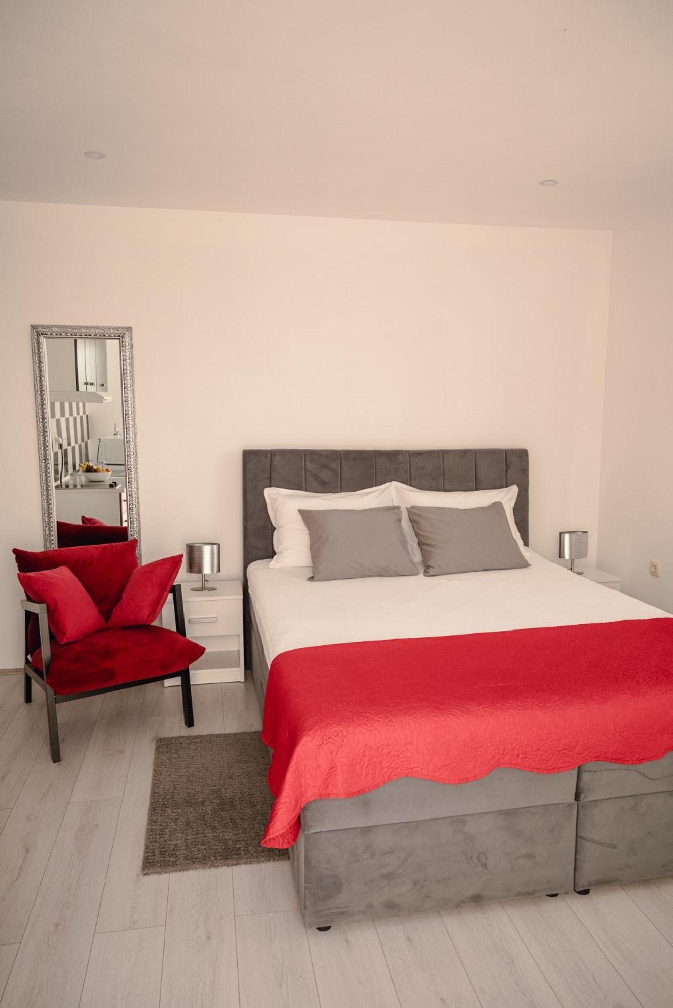 Apartment Natalija 4 Stars Mrljane