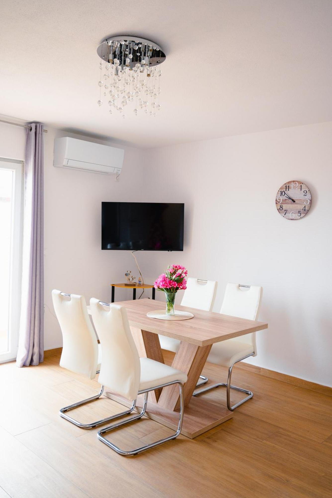 Natalija 4 Stars Apartment